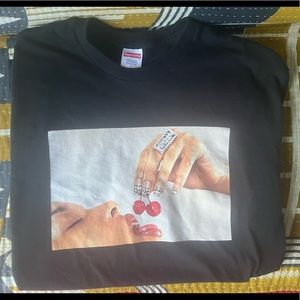 Supreme T-shirt